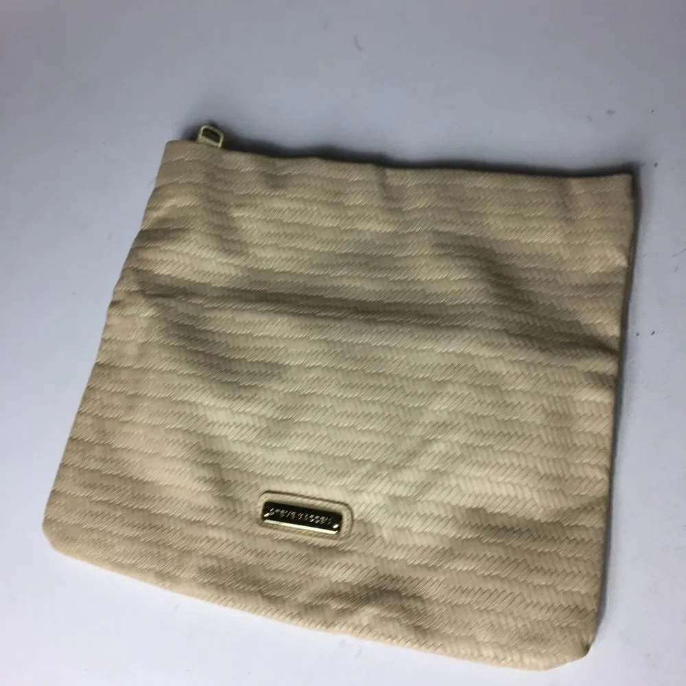 Steve Madden beige weave pattern clutch